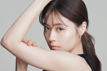 有村架純、クールな眼差しで瑞々しい美肌があらわ／花王プリマヴィスタCM