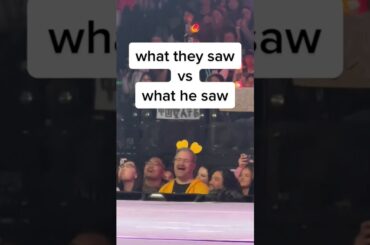 WHAT DID JEONGYEON SAY TO HIM!!!#signal #twiceinmelbourne