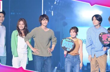 【真夏のシンデレラ】不在の間宮祥太朗＆吉川愛の"うちわ"を持ってランウェイに登場✨会場も一瞬で夏色に🐳【TGC 2023 A/W】