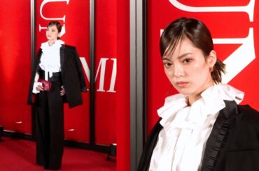 平手友梨奈、大人の色気でオーラ全開！？鋭い眼光で颯爽と登場　『TIME UNLIMITED - カルティエウォッチ 時を超える』