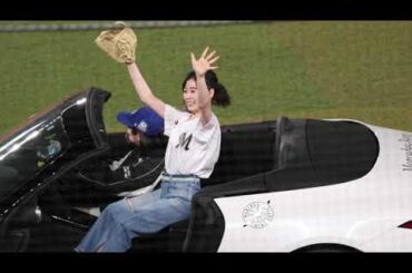 森七菜、サウスポー始球式でガッツポーズ