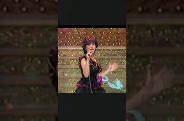 小泉今日子 松田聖子 まっ赤な女の子 vs 小麦色のマーメイド  この曲から左肩を出す癖がついた聖子ちゃん