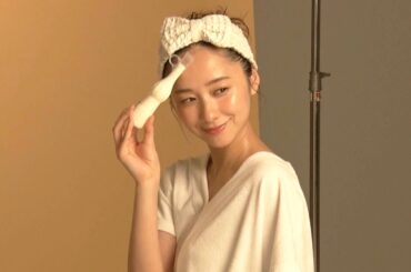 堀田真由、まるでお風呂上がり!?　貴重な撮影の裏側公開　江崎グリコ「お風呂上がりにパピコ」メーキング＆インタビュー
