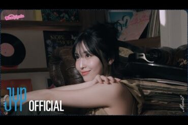 TWICE 8TH ANNIVERSARY MD Behind - MOMO