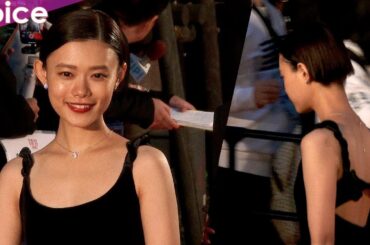 杉咲花、大胆肌見せ大人の装い　背中大きく開いたキャミドレス　若葉竜也らとレッドカーペット：第36回東京国際映画祭