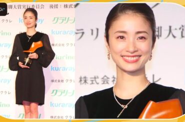 上戸彩、「美脚大賞」2度目の受賞　美脚の秘けつは週1のトレーニングと保湿　子供の寝かしつけも影響？