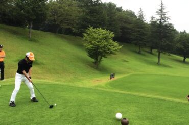 【笑撃ハプニング】ゴルフコンペの始球式で、あり得ない事が起きた！