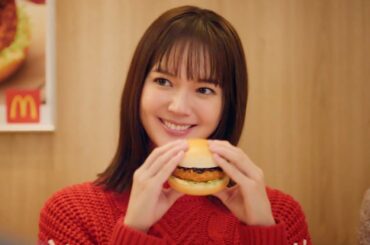 多部未華子、仲間とグラコロ楽しむ　高校の頃の“淡い思い出”も　マクドナルド新CM　グラコロ「ねぇ、グラコろ！」編
