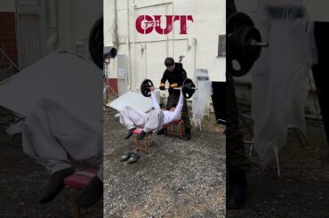 【#映画OUT】撮影現場でも筋トレ【撮影ビハインド】 #倉悠貴 #水上恒司 #shorts