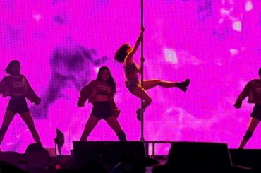 TWICE (트와이스) MOMO (모모, モモ) - MOVE - Ready To Be Concert Melbourne | Momo Pole Dancing in 4K
