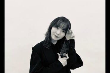 新着- 松岡茉優、モノクロショットにビジュ炸裂！「ザテレビジョン」ドラマアカデミー賞で主演女優賞を受賞