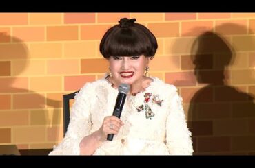 黒柳徹子、タマネギヘアからアメを取り出しプレゼント（アニメ映画 窓ぎわのトットちゃん ティーチイン付き舞台あいさつ／黒柳徹子 八鍬新之介監督）