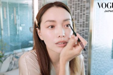 蛯原友里の透明感を重視した大人のヌーディメイク。| Beauty Secrets | VOGUE JAPAN