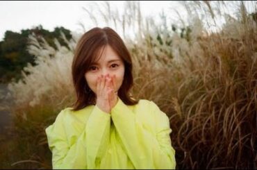 新着- 白石麻衣、寒空の下に天使が降臨！透き通るような視線に吸い込まれそう