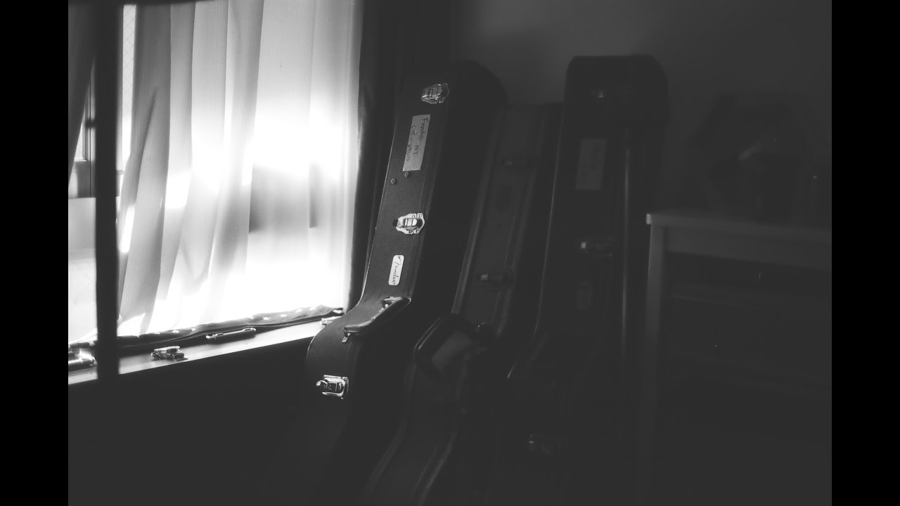 「寝れない夜はアコギと歌とデカフェ☕」 「寝れない夜はアコギと歌とデカフェ☕」