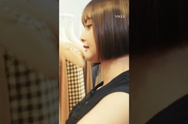 玉城ティナ、気になっていたヴィンテージショップでフィッティング。  #shoppingwith #ショッピングウィズ #voguejapan