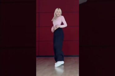 【NiziU】マユカSOLO💃🏻💃🏻💃🏻💃🏻 (📷by RIKU)  #MAYUKA  #NiziU #ニジュー #니쥬 #WithU