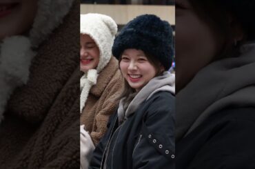 NiziU RIKU、ファンたちをときめかせる 可愛い微笑みとハートポーズ #shorts