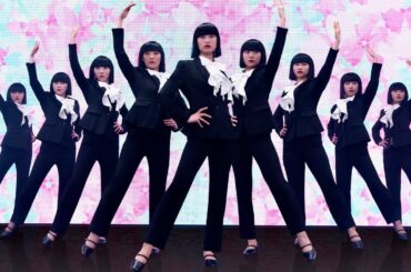 謎の制服おかっぱ集団・アバンギャルディ「シンデレラ・ハネムーン」で踊る／はるやま商事CM＋メイキング