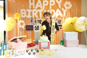 JIHYO's Birthday Party🎂 Celebrating with ONCE & Visiting Birthday Cafés🩷