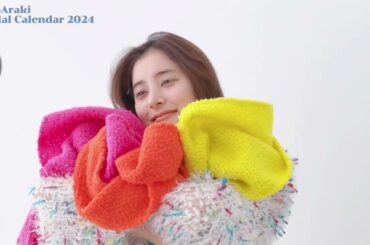 新木優子｜カレンダー2024【メイキング映像】色っぽカラーメイクとキュートで大人っぽいスタイリングが月替わりで楽しめる2種類のカレンダー！