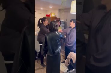 櫻坂46 藤吉夏鈴 比嘉愛未 クランクアップの時、夏鈴ちゃんの円陣組みたいって流れから…笑 なんともほんわか良い雰囲気♪「 作りたい女と食べたい女 」