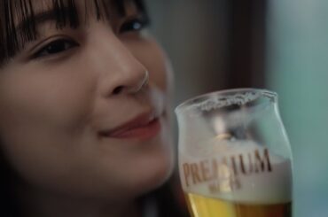 ザ・プレミアム・モルツ 『いい日、プレモル。蕎麦屋』篇 15秒 広瀬すず 浅野和之 サントリー CM