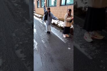 櫻坂46 谷口愛季 村井優 雪玉で遊ぶおこちゃまなあいりちゃんとゆうちゃん♪ 三期生