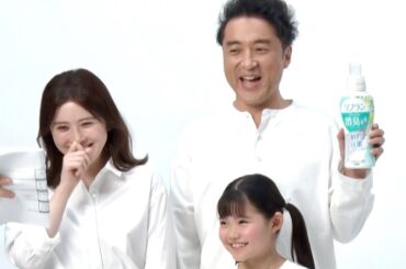 ムロツヨシ、カンペなしの長セリフに妻・宮澤エマに「何だっけ？」／ソフラン プレミアム消臭CM＋メイキング