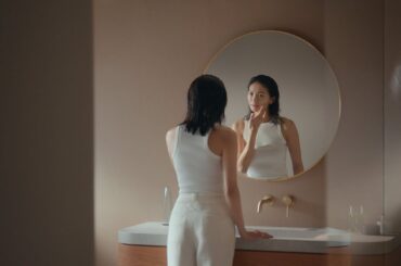 ReFa「実感、美肌。」篇（15秒）