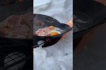 雪山で【ジブリ飯】をつくる！Make a delicious breakfast in the snowy mountains! Ghibli#shorts #asmr #easelartstudio