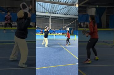 プロテニス土居美咲がアメリカで大バズり中のピックルボールに挑戦！！#shorts #土居美咲 #今西美晴 #澤柳璃子 #尾﨑里紗