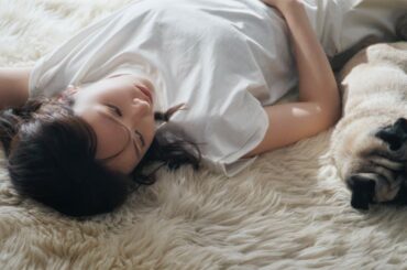 新垣結衣、無邪気に犬と戯れる　コンプレックス「結構ある」と告白も　「エスプリーク」新ウェブCM＆インタビュー