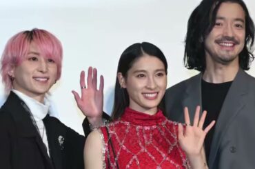 土屋太鳳が佐久間大介（Snow Man）＆内田英治監督との『マッチング』大ヒット御礼登壇イベント舞台裏ショット公開