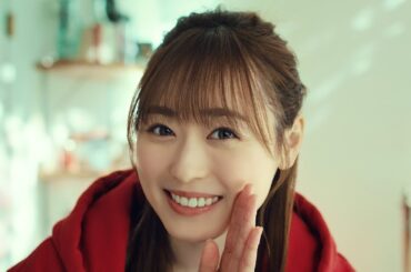 福原遥、キュートさ全開！　おいしい食べ方“伝授”「今からいいこと⾔います」　カルビー新CM「フルグラ あとがけ」編