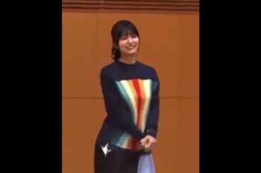 長濱ねる　乳揺れ