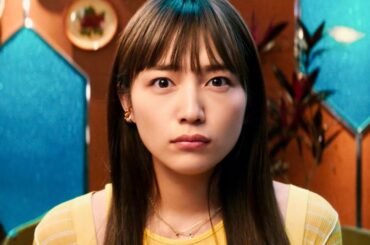 川口春奈、kemioに困惑!?まばたきがパチパチ止まらない!?／サントリー「ジャスミン焼酎〈茉莉花〉」CM