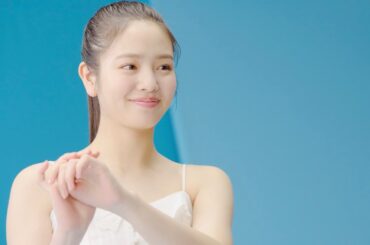 横田真悠、キュートな笑顔＆美肌披露！　「ヴィート」新CM「なくす先のなりたい肌へ」編＆メーキング