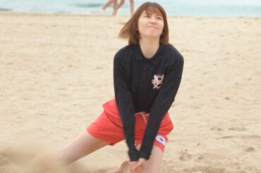 長澤まさみ、ビーチで美脚披露　アメリカでライフガードとして働く!?　クボタ新CM「クボタが支える　アメリカ建設機械」編