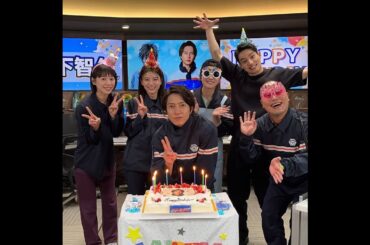 新着- 山下智久、バースデーケーキを前に爽やかピース！「ブルーモーメント」出口夏希らが誕生日を祝福