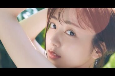 B1- フジ佐久間みなみアナ、初フォトブック表紙で美背中披露「ありのままの自分をお届けできたら」