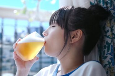 広瀬すずがビールをグビ！おいしそうに飲む表情がたまらない新CMが公開