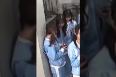 めいめいと確認する小坂菜緒ちゃん