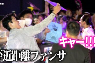 鈴木亮平×森田望智×安藤政信×木村文乃「シティーハンター」聖地・新宿でブルーカーペット