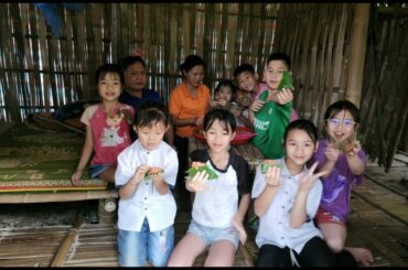 Harvest wild banana stems to sell at the market - Cook a pot of red sticky rice for poor children