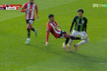 【三笘に対するファウルでレッドカード】シェフィールド・Uのホルゲイトが三笘に悪質チャージ！イエロー提示もOFRの結果レッドカードで退場に