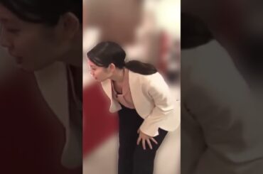 テレ東:田中瞳の谷間！　#女性アナウンサー