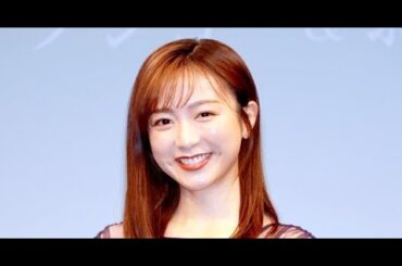 T2- 佐久間みなみアナ、初の写真集に笑顔「感動しました」 パリ五輪キャスターの大役「不安と緊張が増してきた」