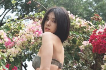 “史上最高露出“話題の元乃木坂46相楽伊織、美背中際立つ振り向きショット【セレブニュース】