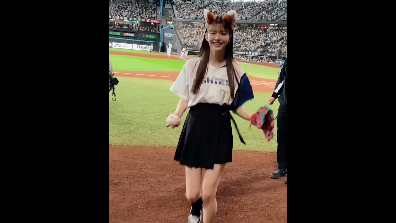 始球式 にモデル、女優として活躍中の 鈴木ゆうか さんが登場✨ 始球式 にモデル、女優として活躍中の 鈴木ゆうか さんが登場✨